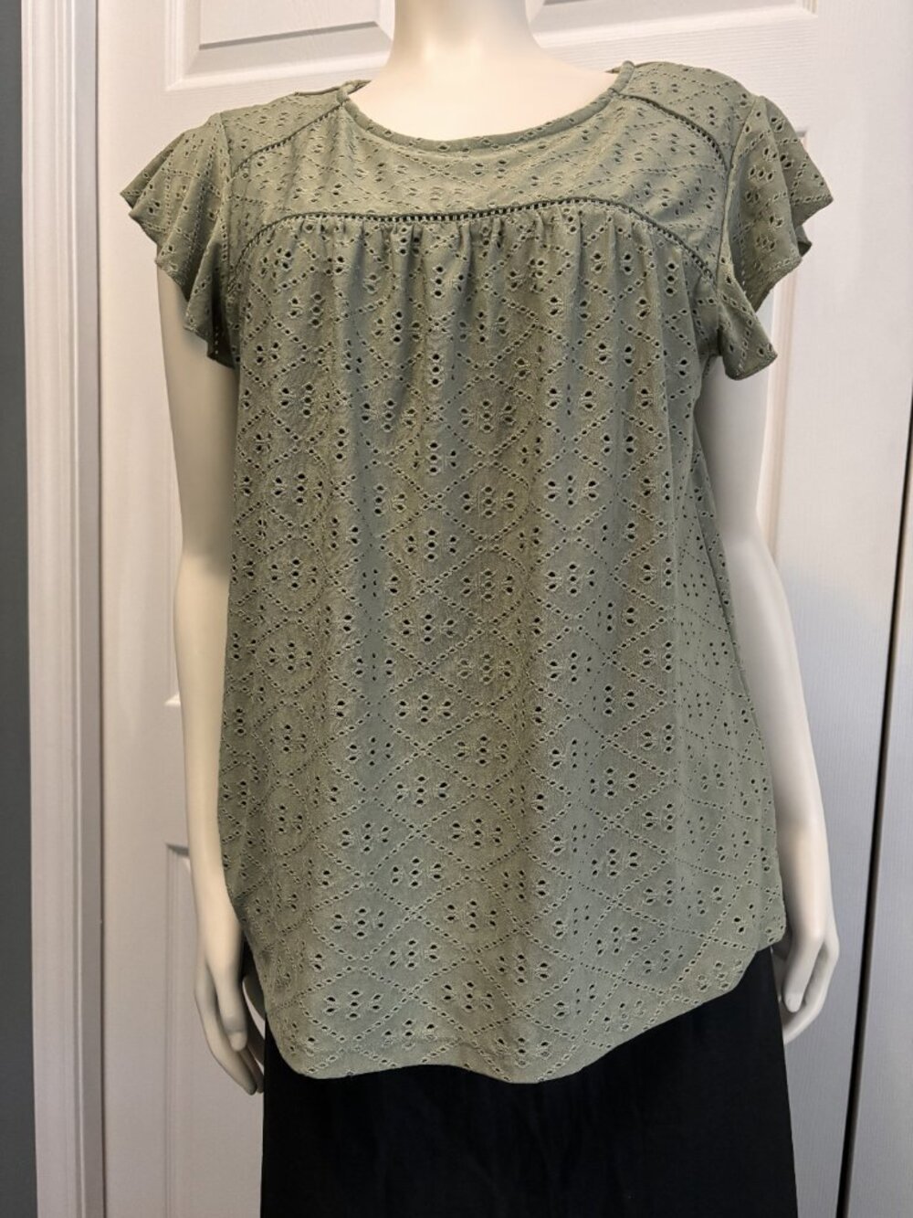 Adrianna Papell Sage Green Eyelet Blouse Medium